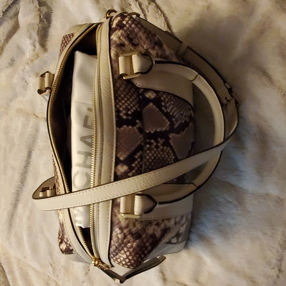 NWT Michael Kors Lg Julia Satchel - Picture 5 of 7
